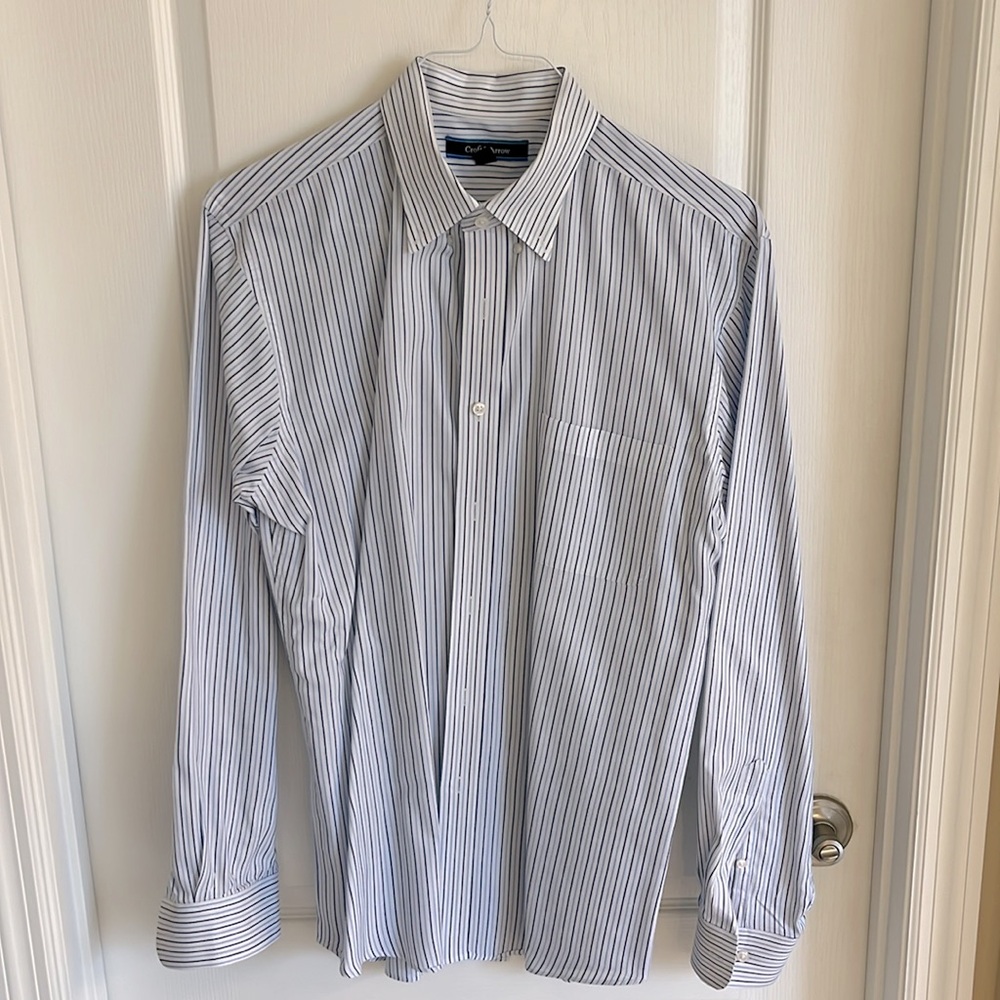 Croft&Barrow blue & white long sleeve dress shirt.